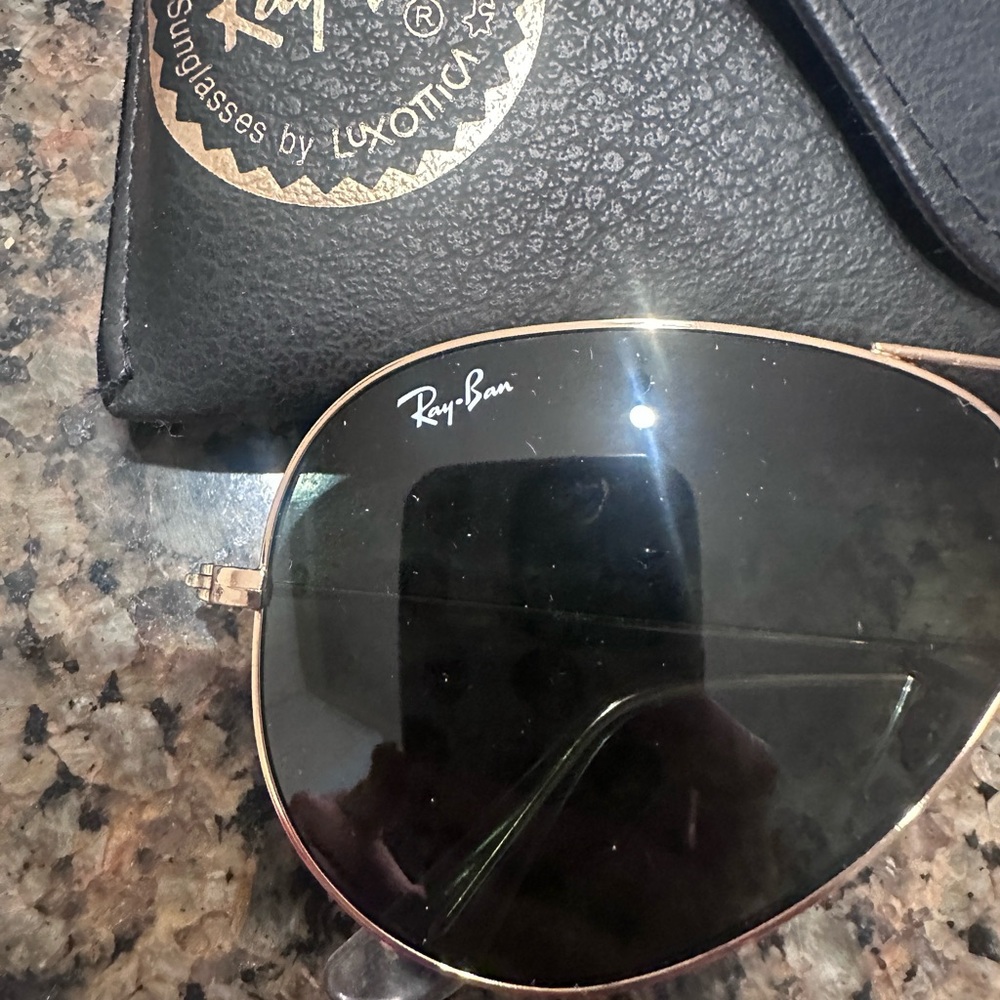 Ray-Ban Aviators - Picture 3 of 6